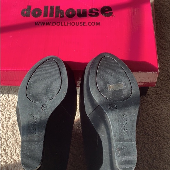 Shoe’s - Picture 5 of 6